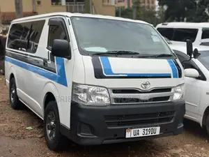 Toyota HiAce 2014 White