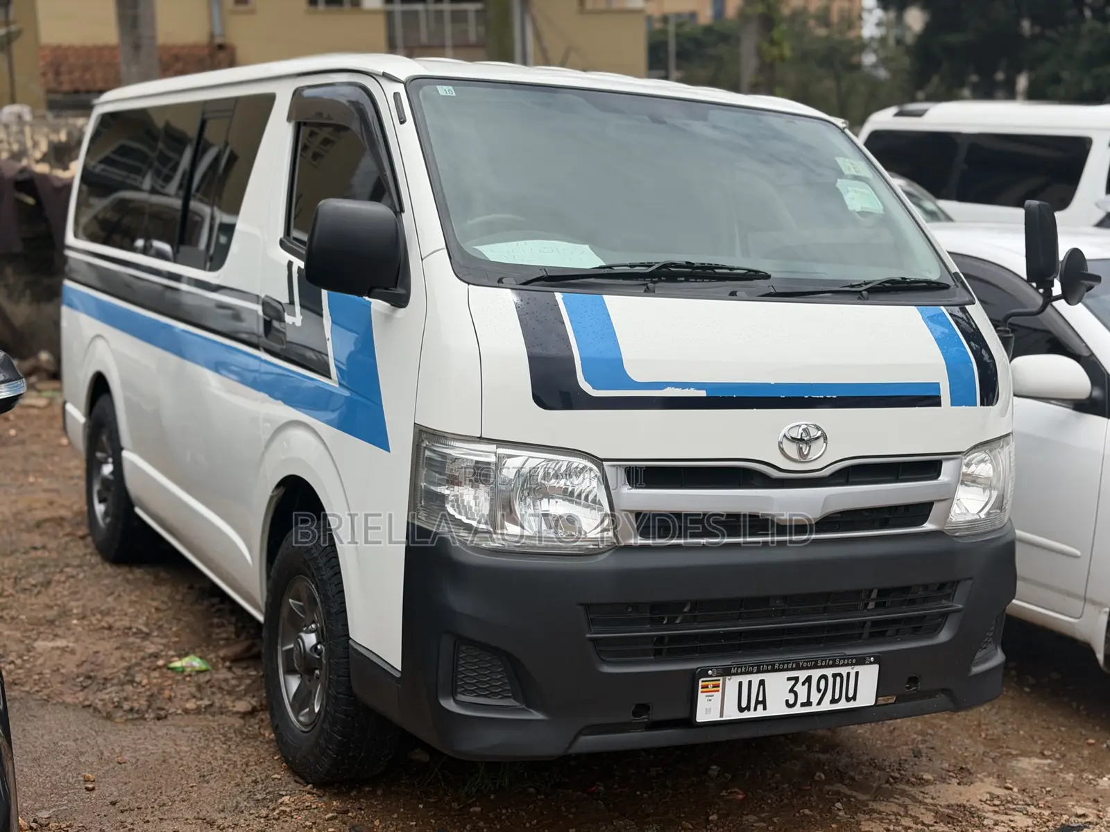 Toyota HiAce 2014 White