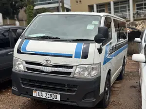 Toyota HiAce 2014 White