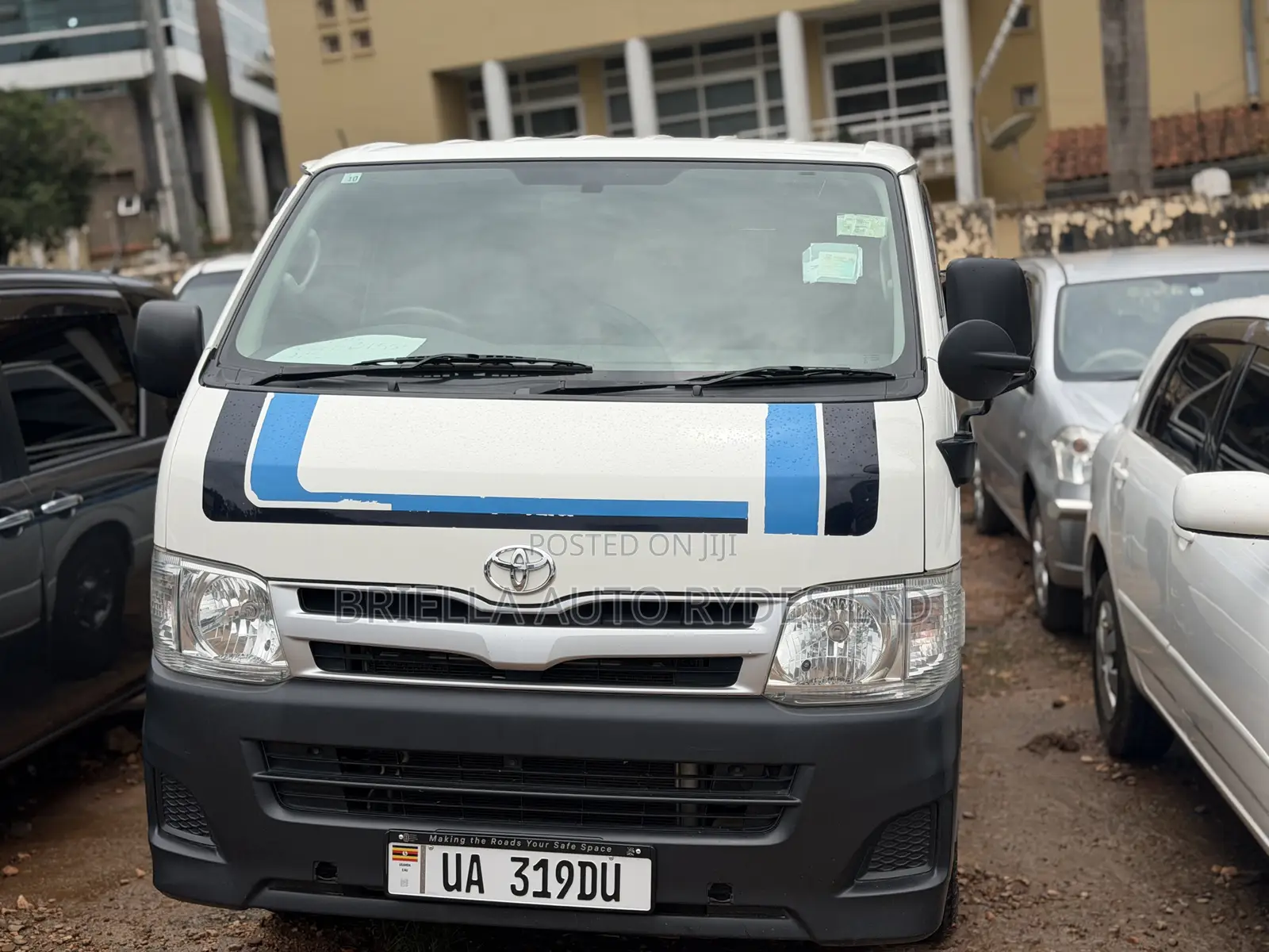 Toyota HiAce 2014 White