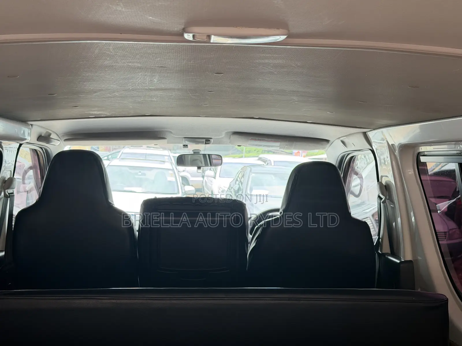 Toyota HiAce 2014 White