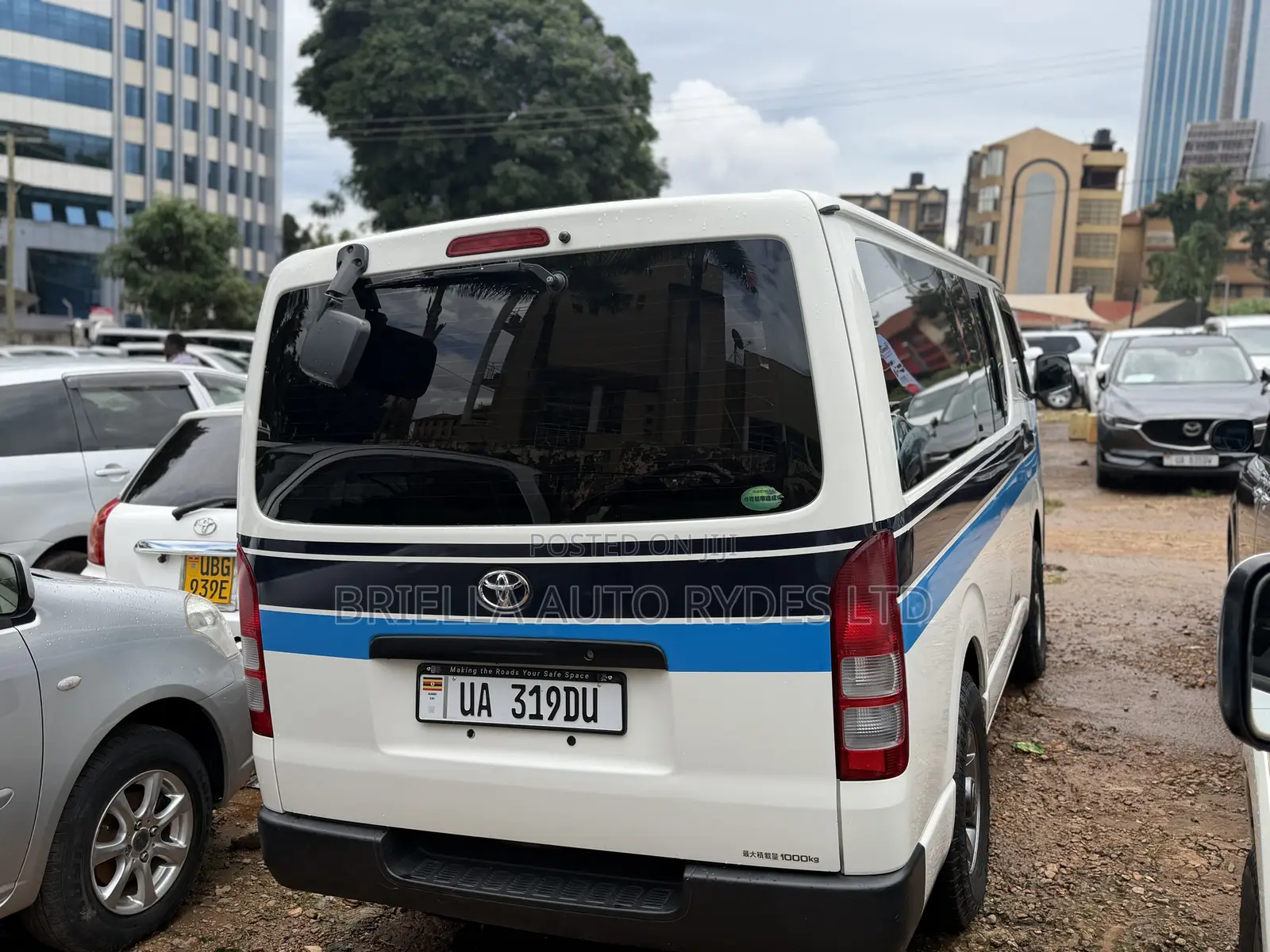 Toyota HiAce 2014 White