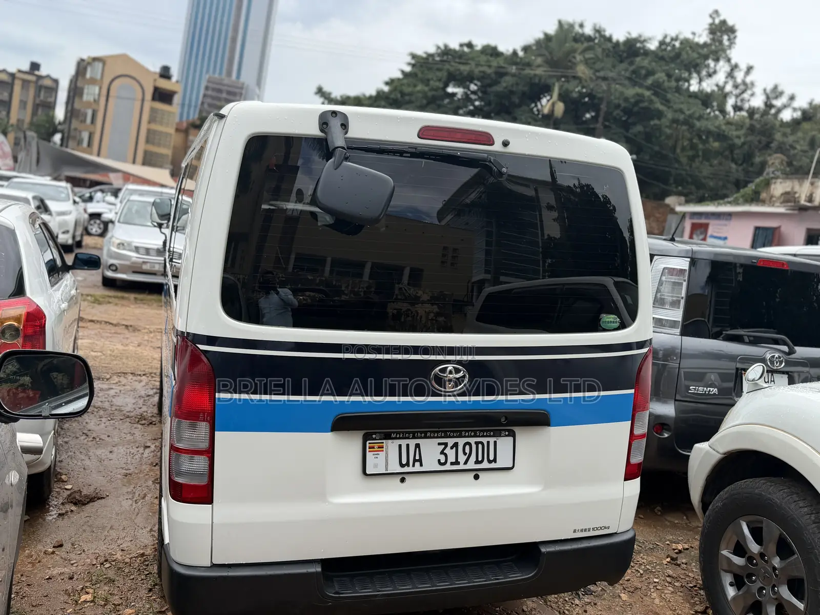 Toyota HiAce 2014 White