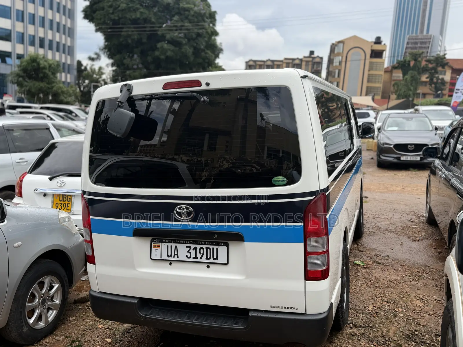 Toyota HiAce 2014 White