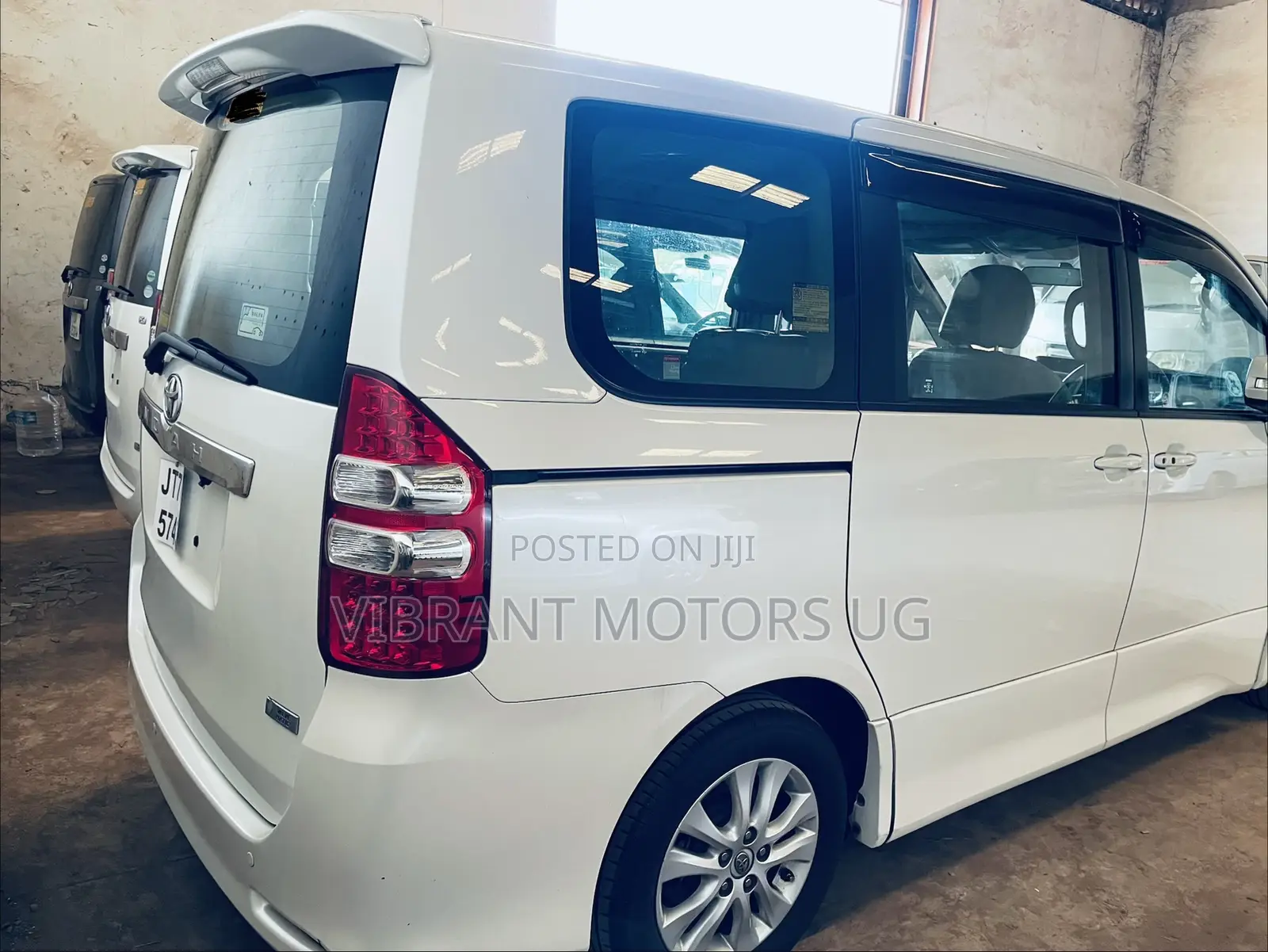 Toyota Noah 2011 White