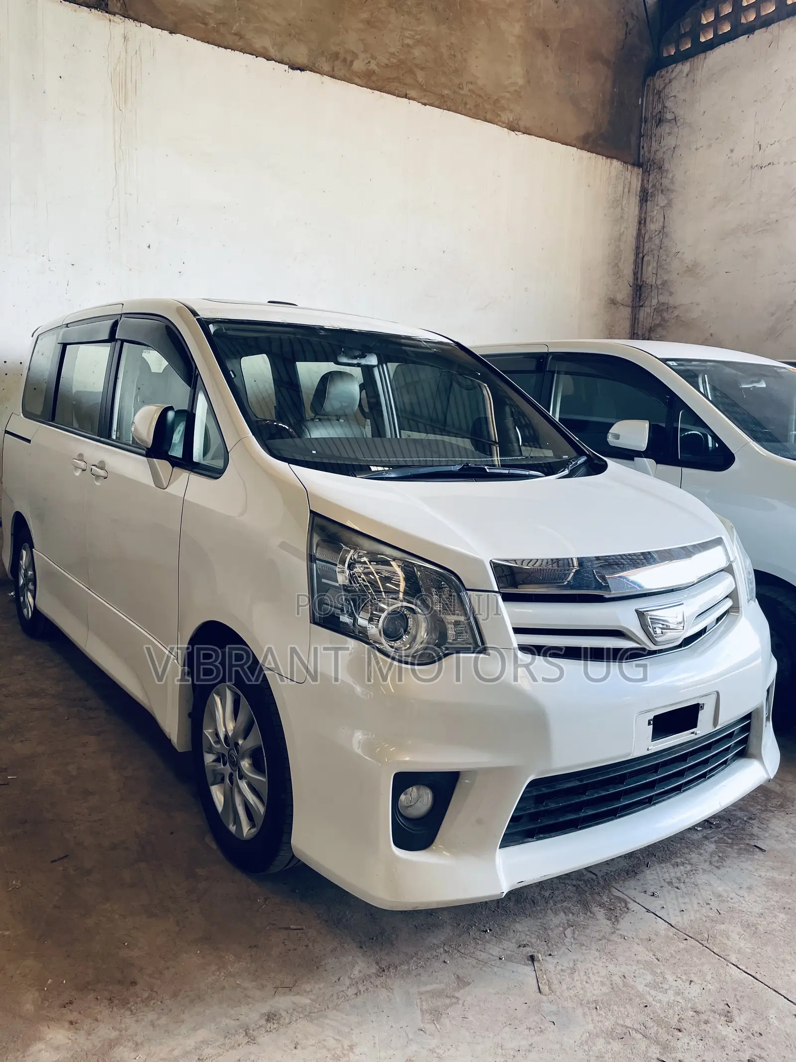 Toyota Noah 2011 White