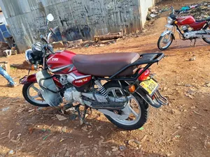 TVS HLX 125 2024 Red