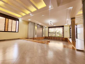 6bdrm Townhouse/Terrace in Kira Mulawa for sale