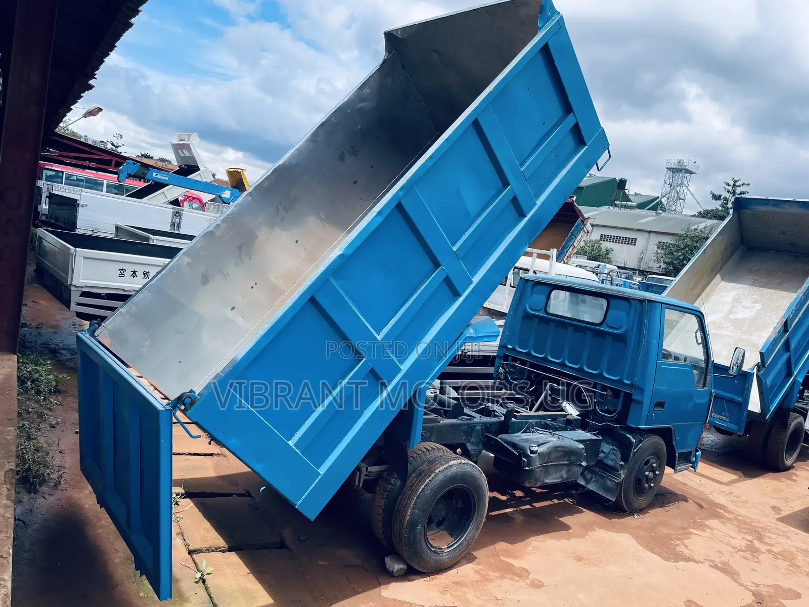 Mitisubishi Canter Tipper