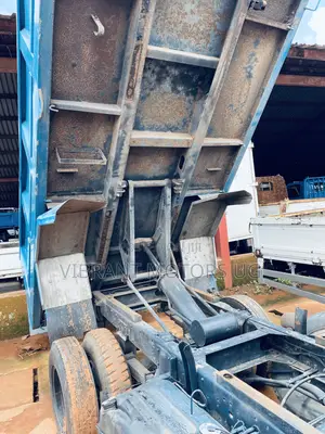 Mitisubishi Canter Tipper