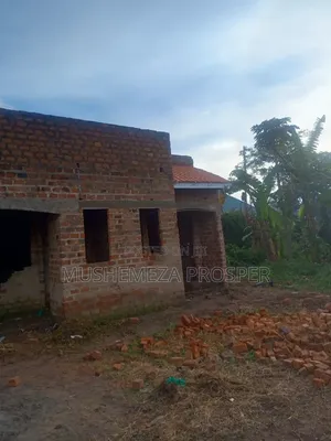 3bdrm House in Luwero TC for sale
