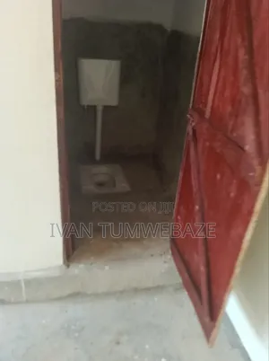 1bdrm Bungalow in Lweza Entebbe Road, Central Division for rent