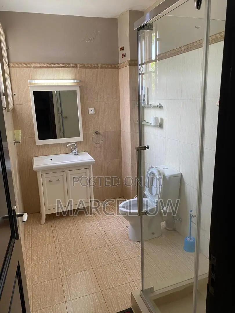Furnished 4bdrm Apartment in Green Top Condos, Wakiso / Wakiso for rent