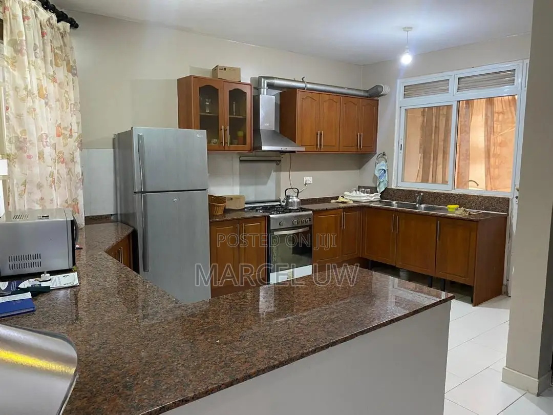 Furnished 4bdrm Apartment in Green Top Condos, Wakiso / Wakiso for rent