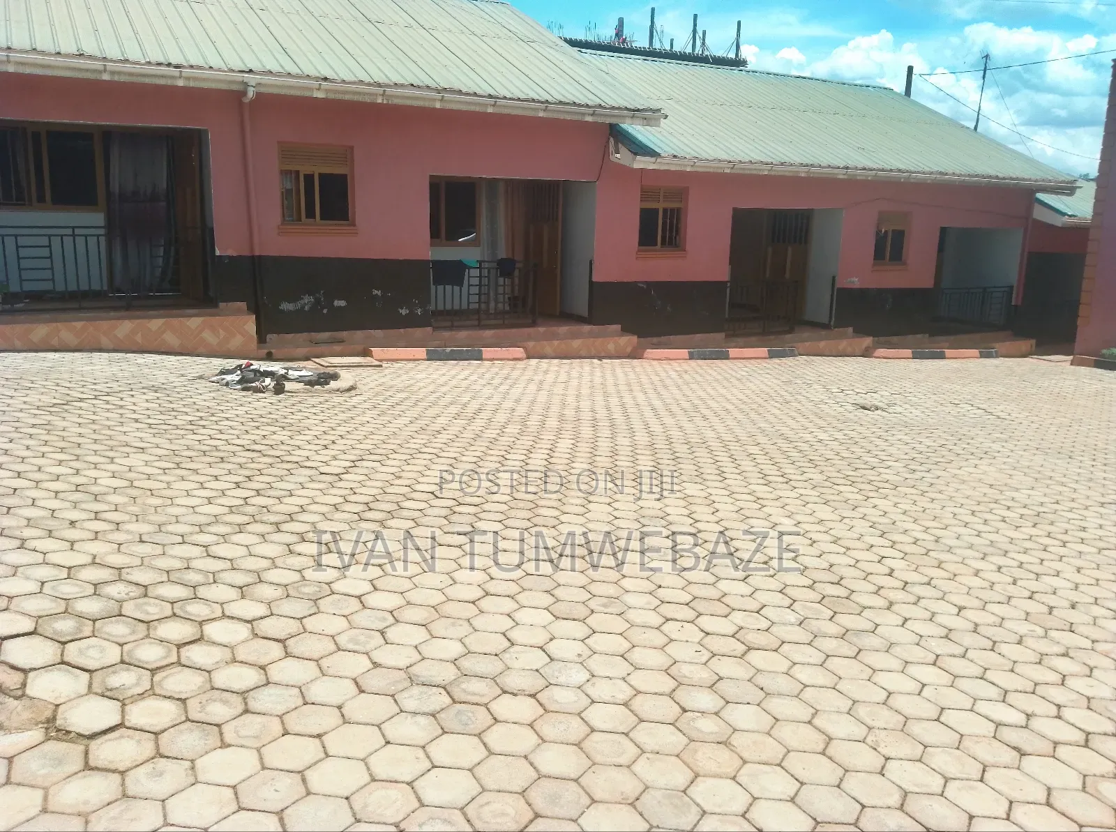 1bdrm House in Lweza, Central Division for rent