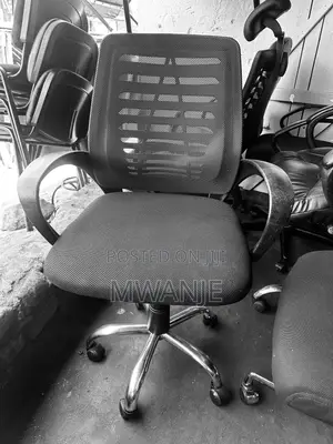 Black and Black Office Chair