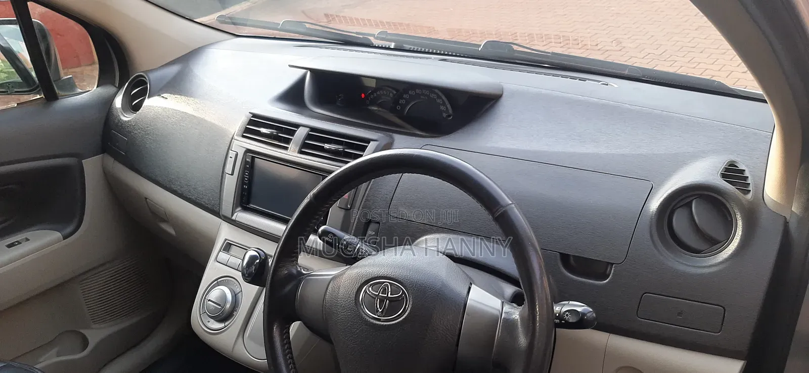 Toyota Passo Sette 1.5 AWD 2009 Silver
