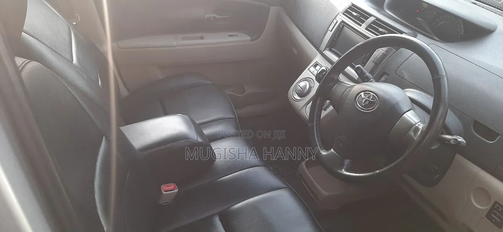 Toyota Passo Sette 1.5 AWD 2009 Silver