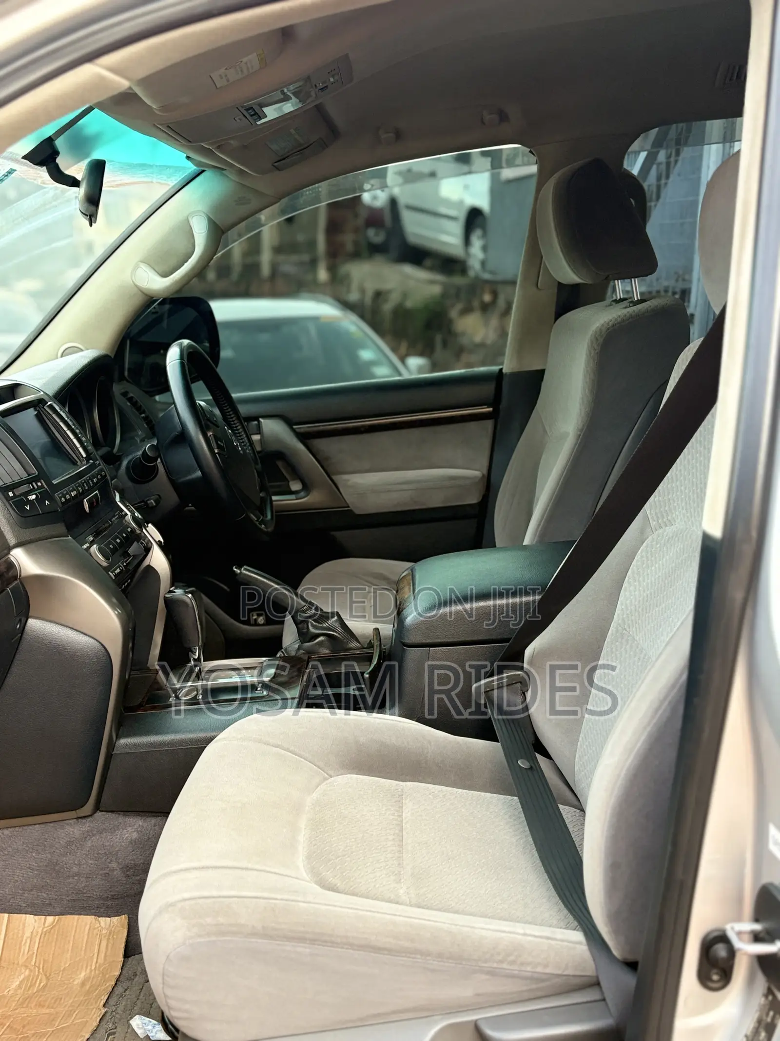 Toyota Land Cruiser 4.6 V8 ZX 2010 Silver