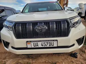 Toyota Land Cruiser Prado 2.8 2017 White