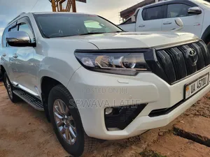 Toyota Land Cruiser Prado 2.8 2017 White