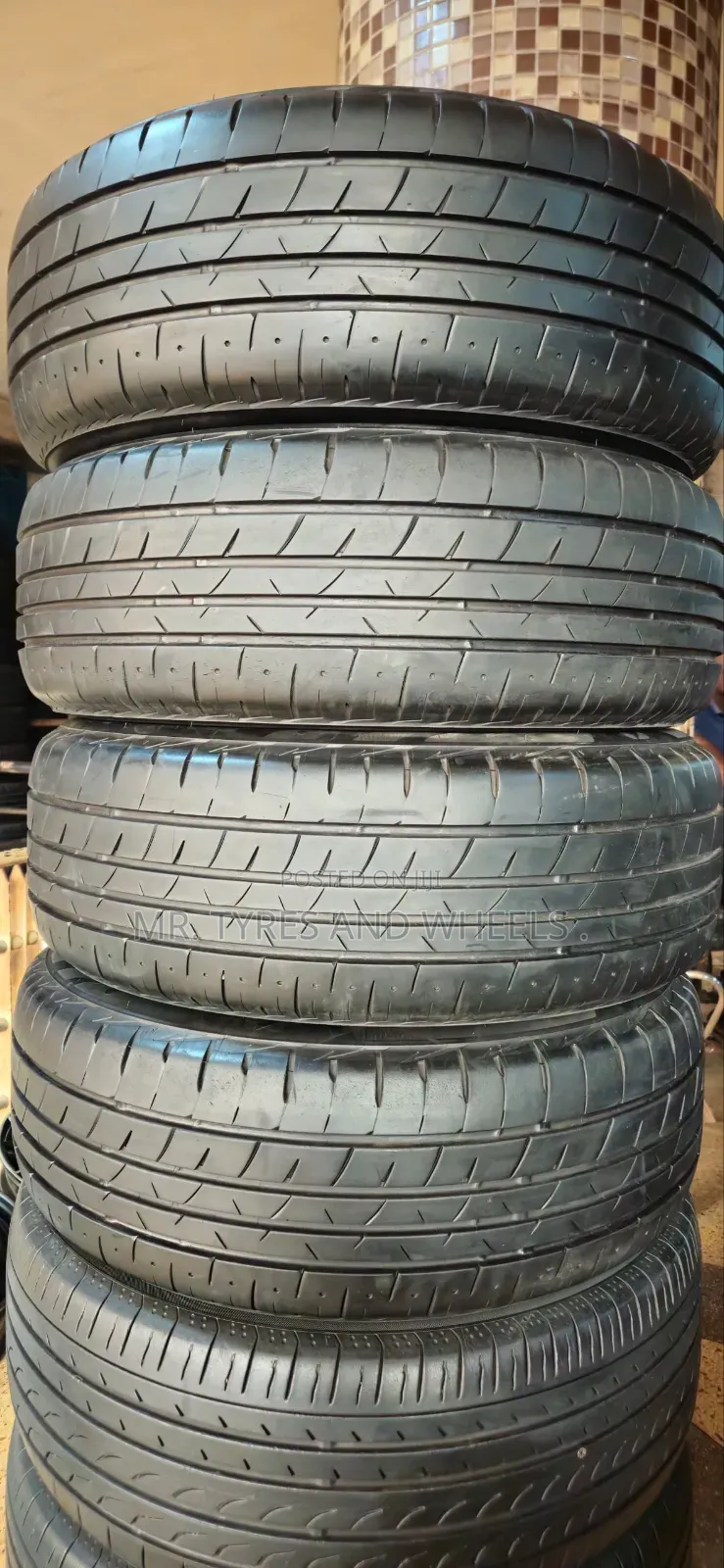 225 60 R17 Bridgestone the Type That Every One Shud Be Using.
