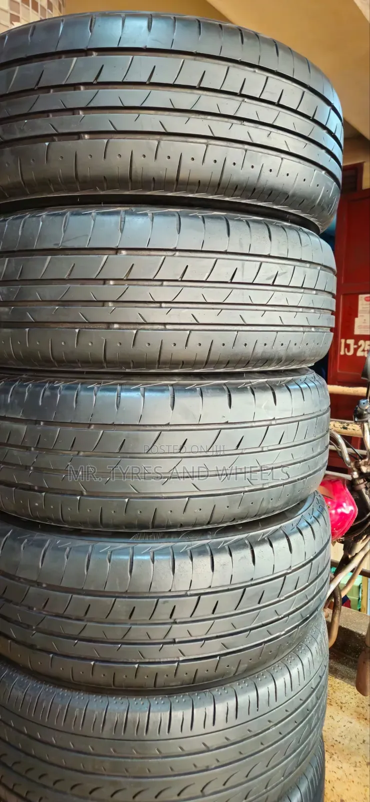225 60 R17 Bridgestone the Type That Every One Shud Be Using.