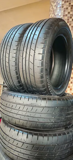 225 60 R17 Bridgestone the Type That Every One Shud Be Using.