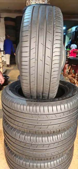 265 60 R18 Toyo Tires Choose Wat U Want but Toyo Is Also 1 of the Best