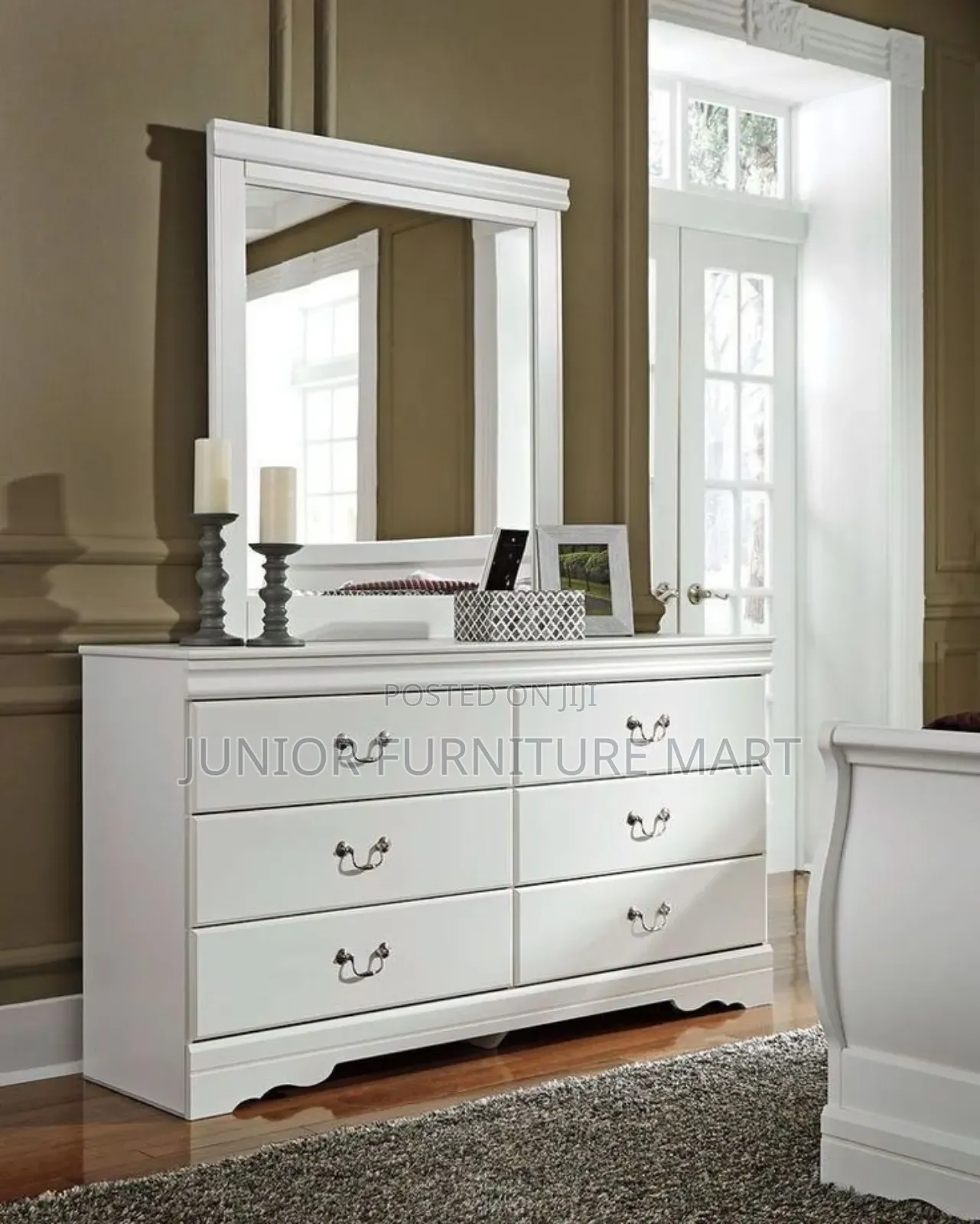Elegant Chest of Drawers