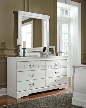 Elegant Chest of Drawers