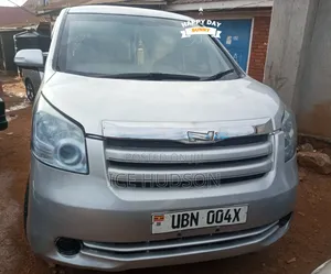 Toyota Noah 2010 Gray
