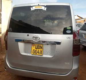 Toyota Noah 2010 Gray