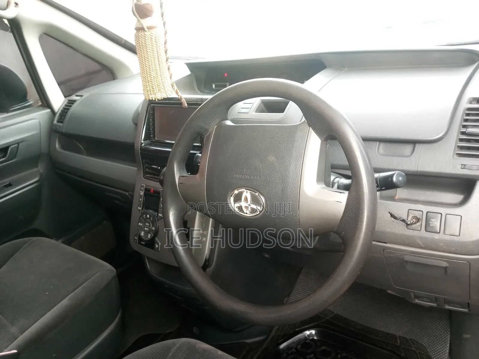 Toyota Noah 2010 Gray
