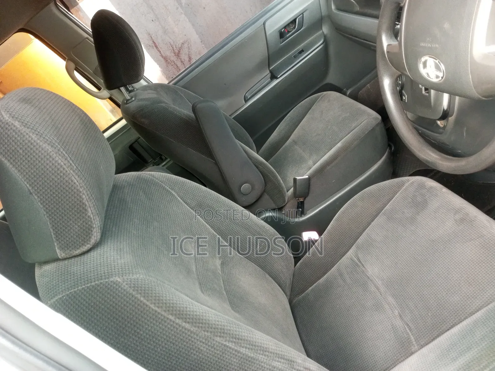 Toyota Noah 2010 Gray