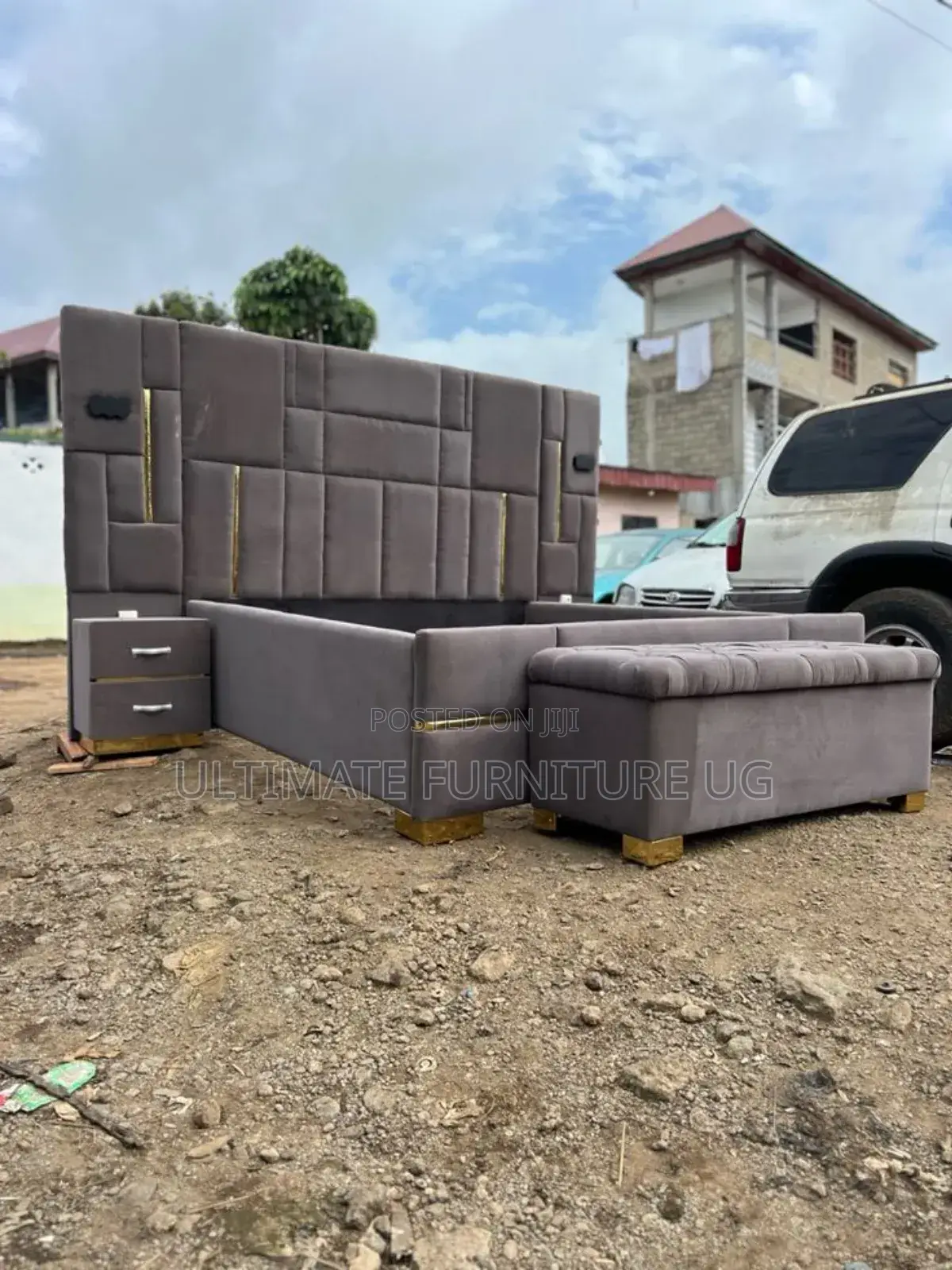 6x6 Bed Quality Fabric and Classic Design