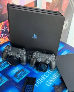 Playstation 4 Pro - 30 Games - 2 Controllers - High Quality Gaming Set
