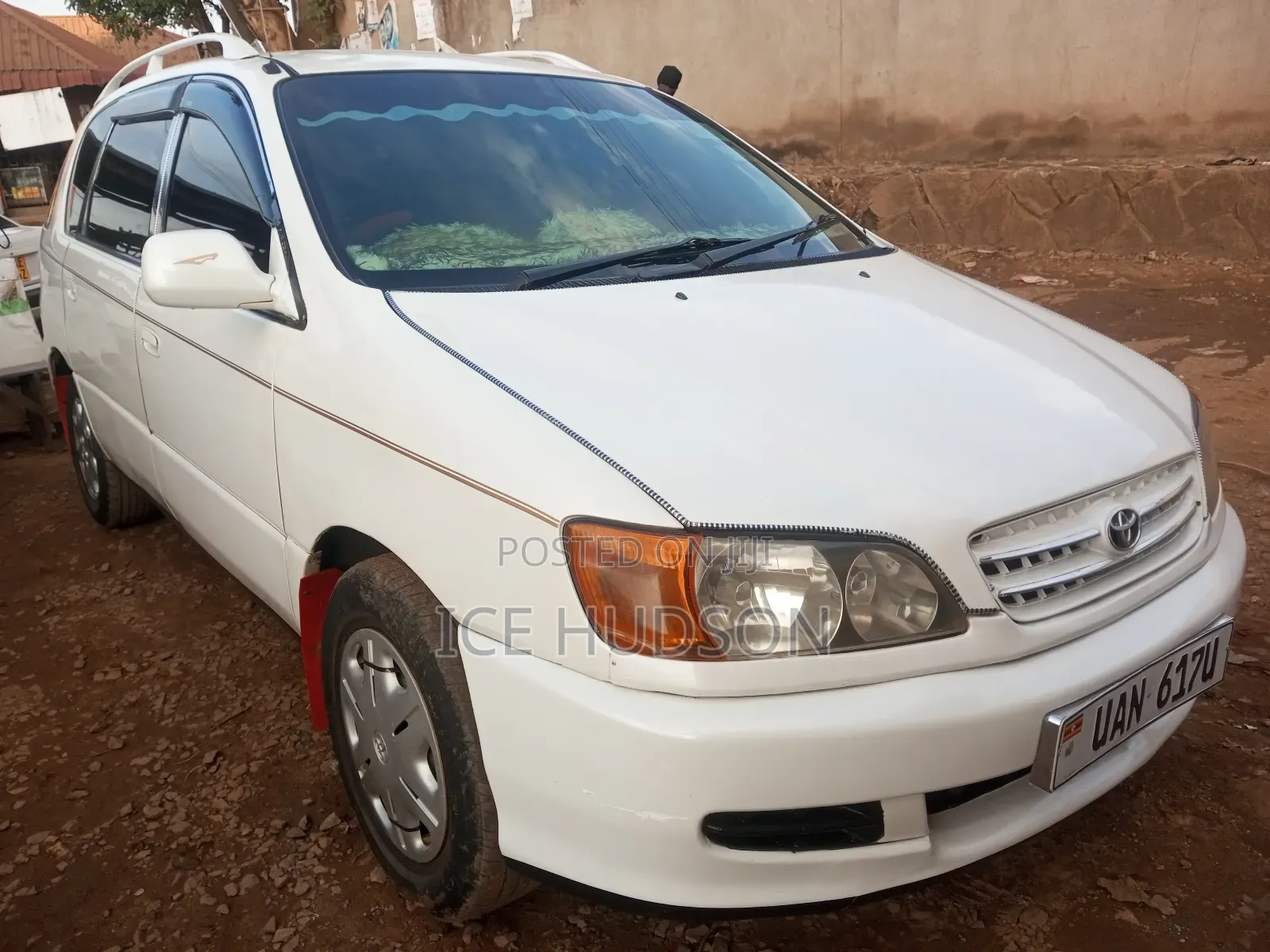 Toyota Ipsum 2000 White