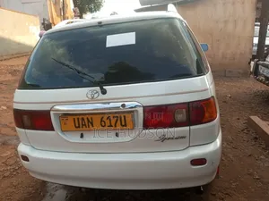 Toyota Ipsum 2000 White