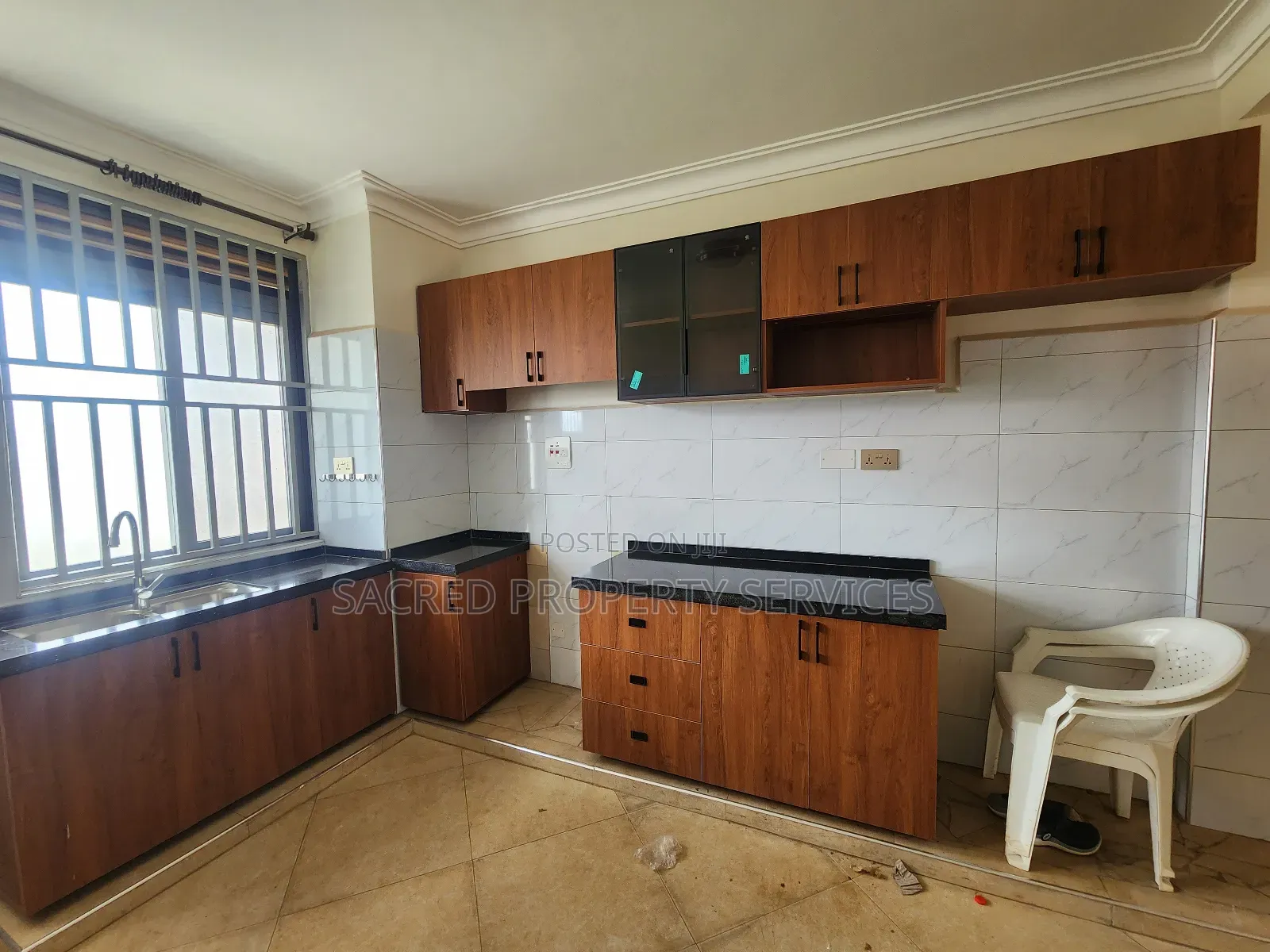 3bdrm Apartment in Buwate, Kira for rent
