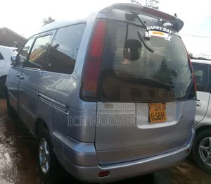 Toyota Noah 2001 Gray