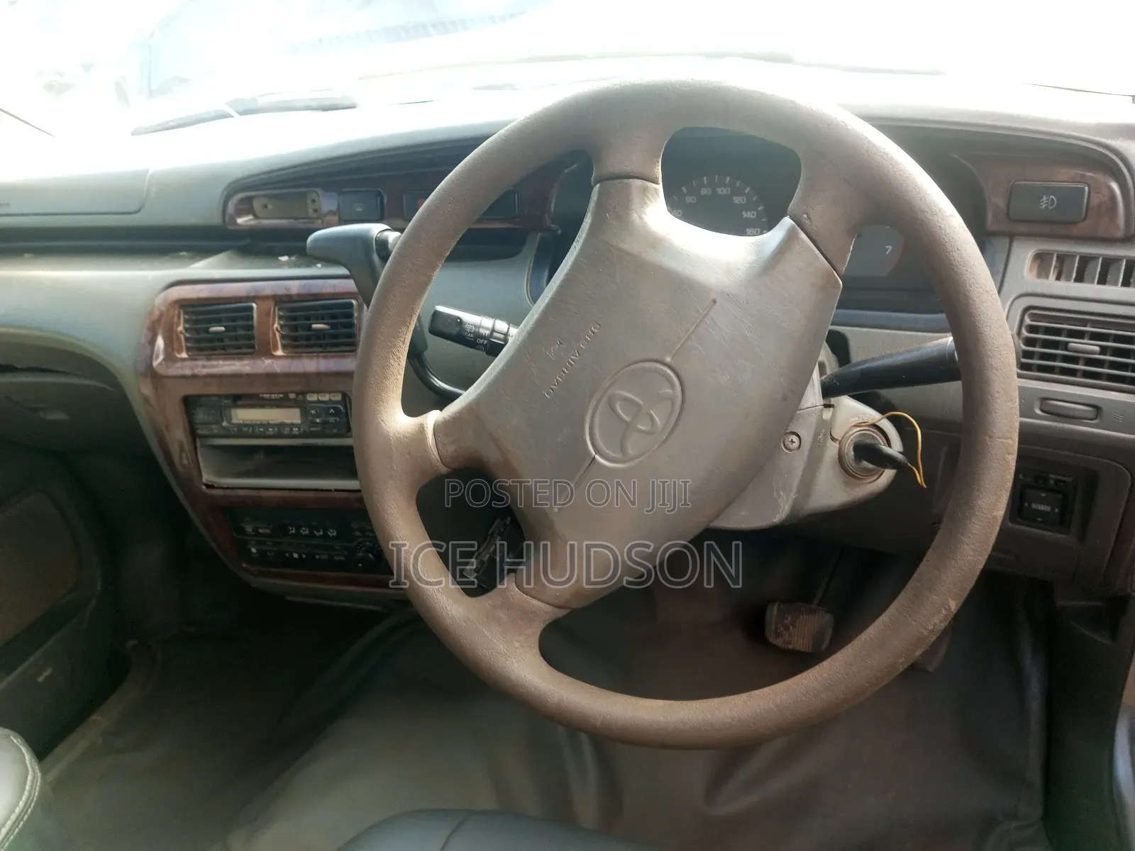 Toyota Noah 2001 Gray
