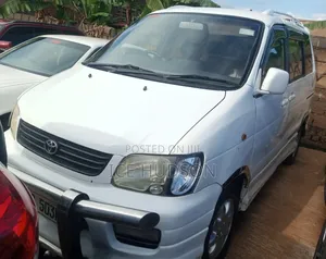 Toyota Noah 2002 White