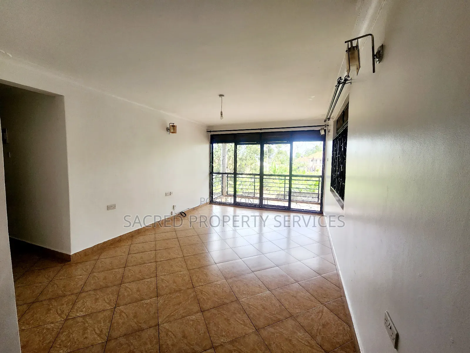 3bdrm Apartment in Kyanja Kungu Road, Kawempe for rent