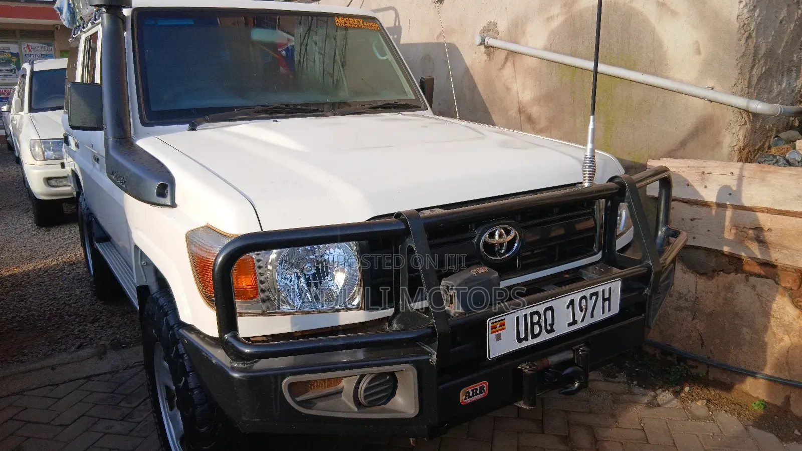 Toyota Land Cruiser 2006 White