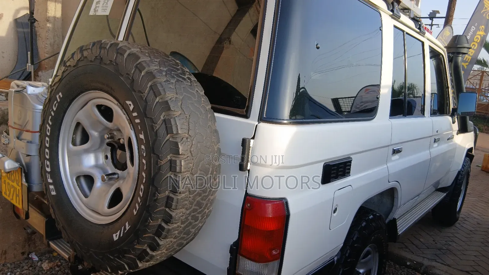 Toyota Land Cruiser 2006 White