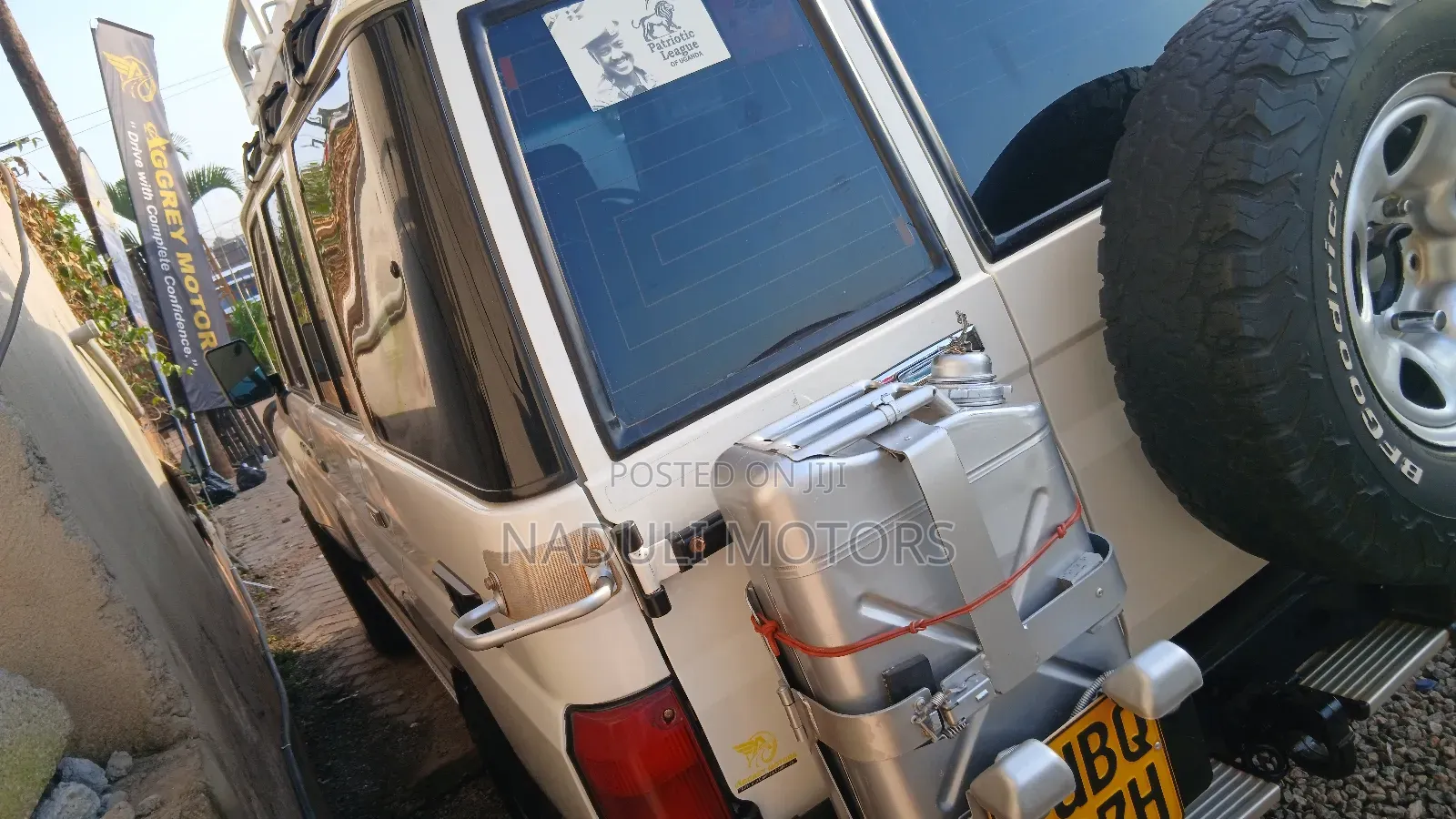 Toyota Land Cruiser 2006 White