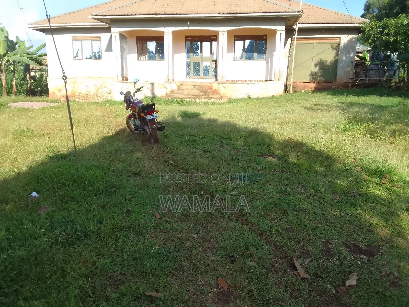 5bdrm House in Private, Wakiso / Wakiso for sale