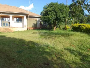5bdrm House in Private, Wakiso / Wakiso for sale