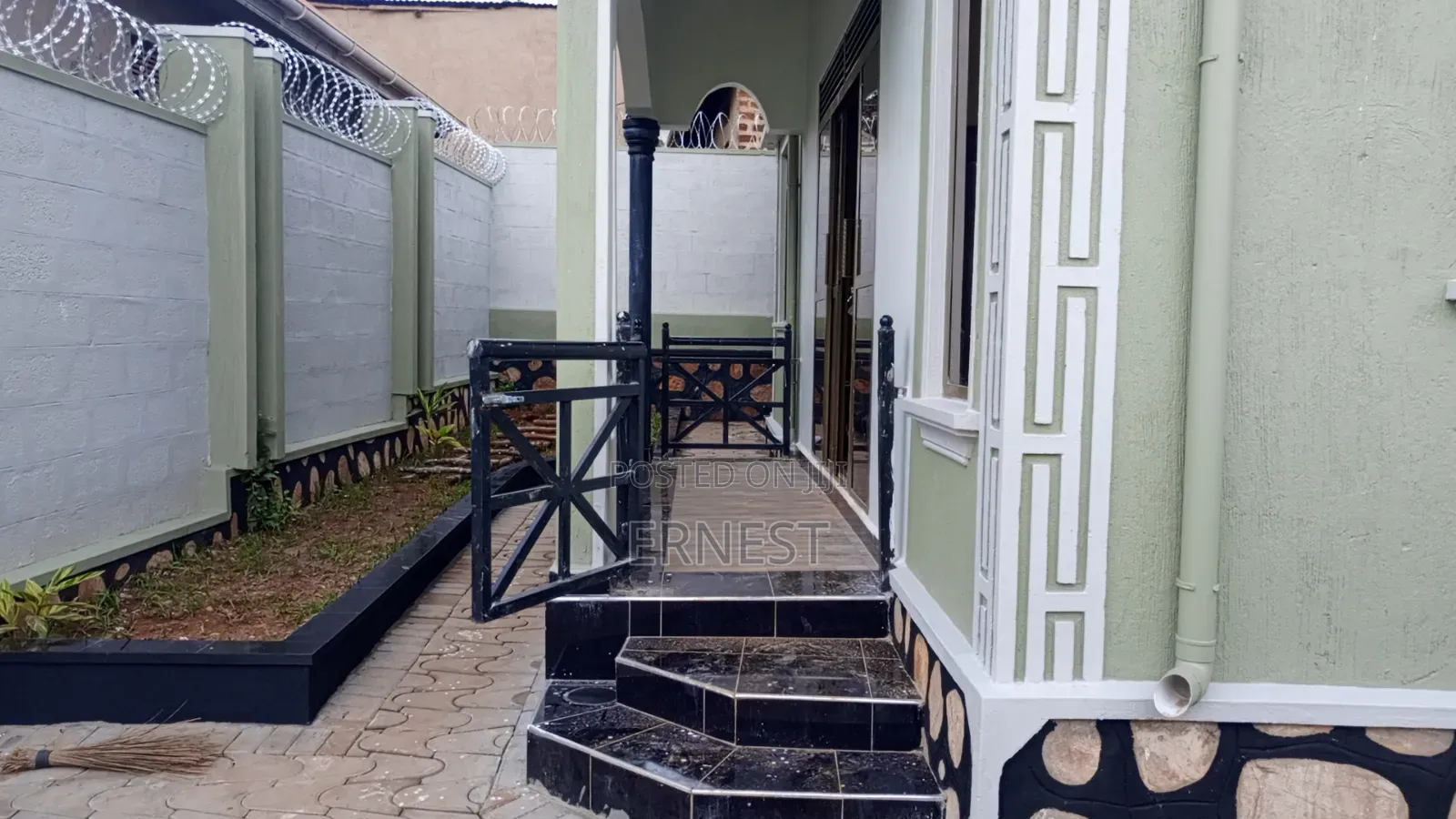 Brandnew 3 Bedroom House at Seguku Katale Entebbe Rd on 50x50 Titled